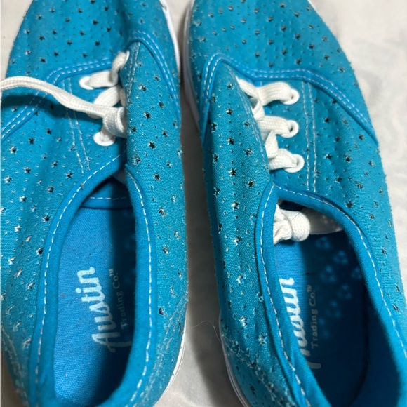 Kids Blue Star Pattern Shoes - Picture 1 of 7